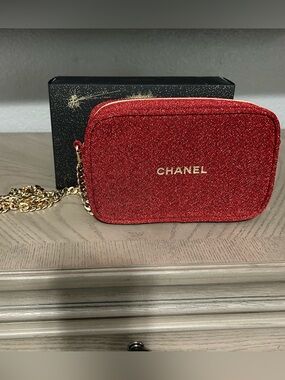 CHANEL Holiday MakeUp Bag Red Glitter  with Gold Chain